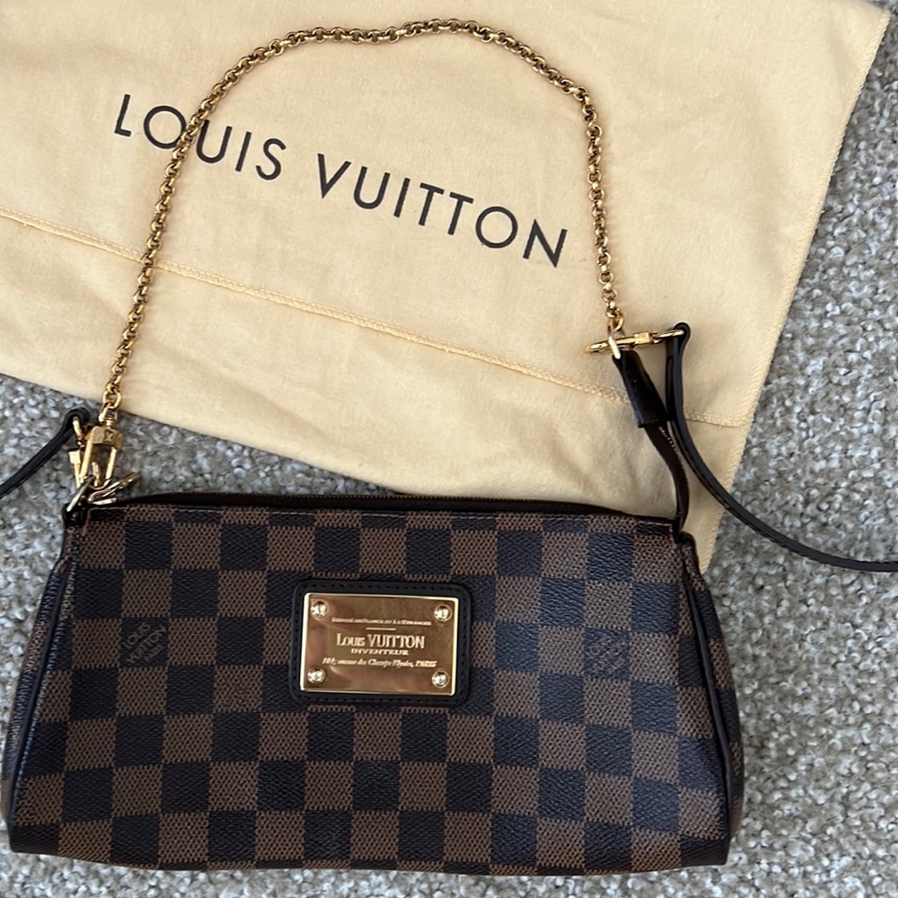 Authentic Louis Vuitton Eva Damier Ebene Sophie Clutch - Picture 15 of 15